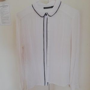 White woman blouse with "Col Claudine" collar
